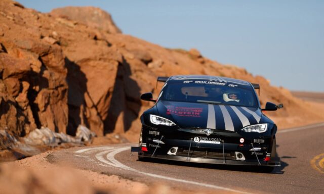 Tesla Model S Plaid Dominates Pikes Peak