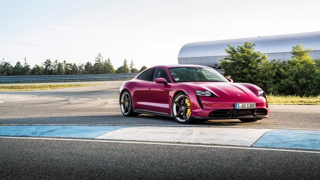 Porsche Gives 2022 Taycan, Cross Turismo Some New Upgrades