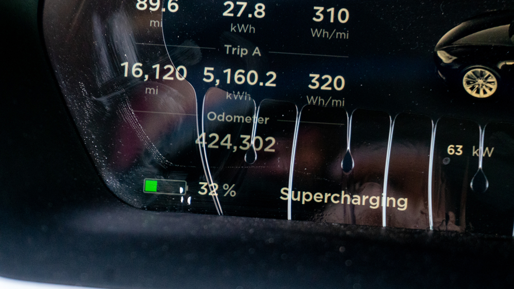 2015 Tesla Model S Dashboard 424,000 miles