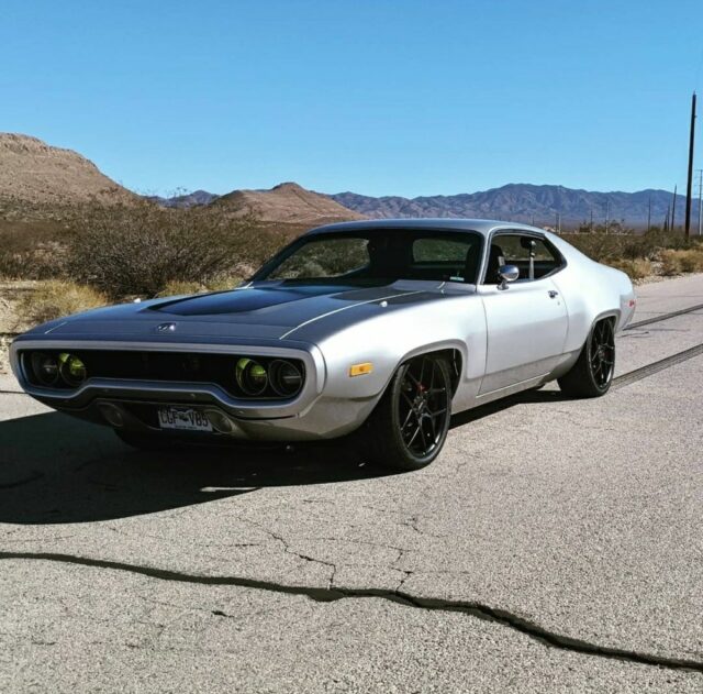 Tesla-Powered 1972 Plymouth Impresses Rich Rebuilds